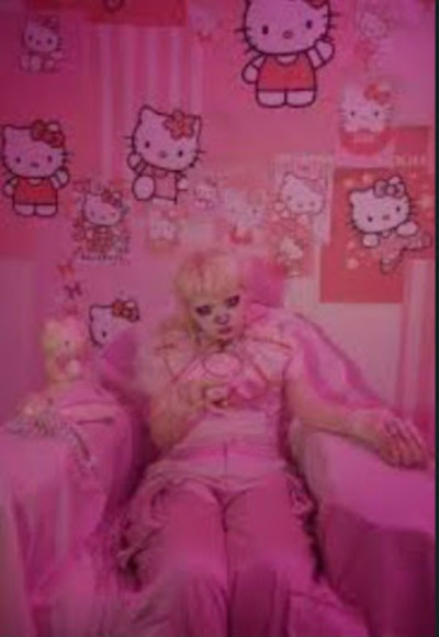 Meet your Posher, Naomi - Picture 1 of 1